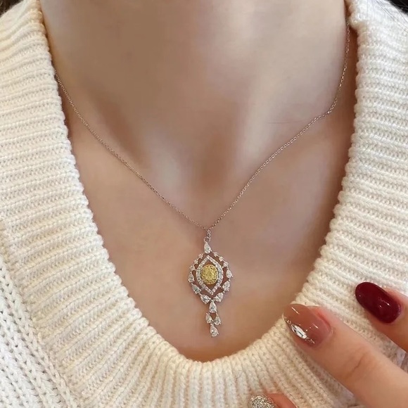 2ct Canary Pendant - Picture 3 of 11